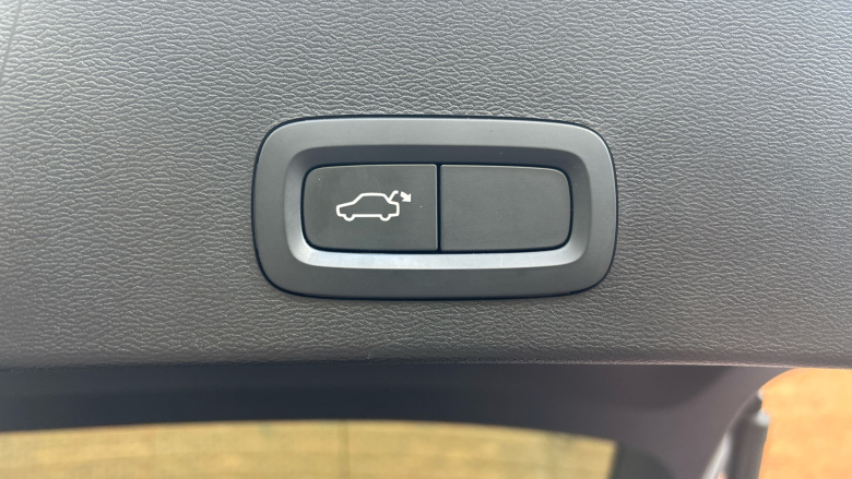 Volvo Xc40 1.5 T3 [163] Inscription Pro 5dr Geartronic Petrol Estate